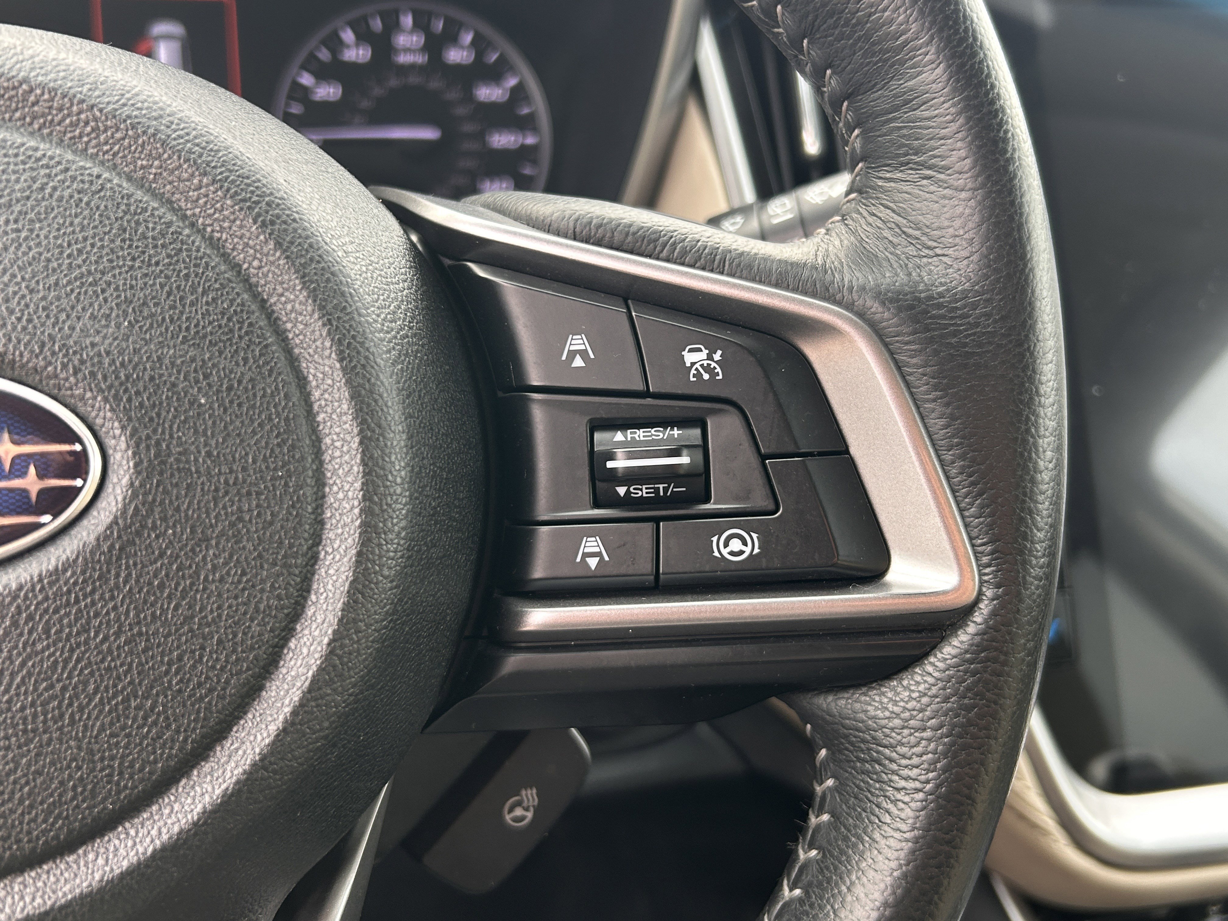 Used 2020 Subaru Outback Limited image 21