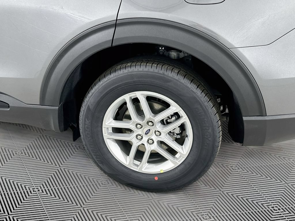New 2026 Ford Explorer Active AWD/4WD image 18