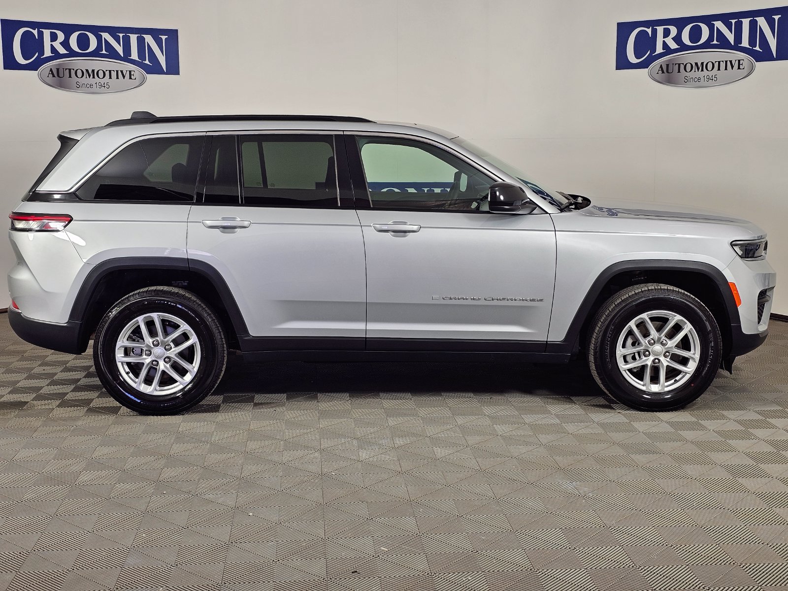 New 2026 Jeep Grand Cherokee Laredo X AWD/4WD image 29