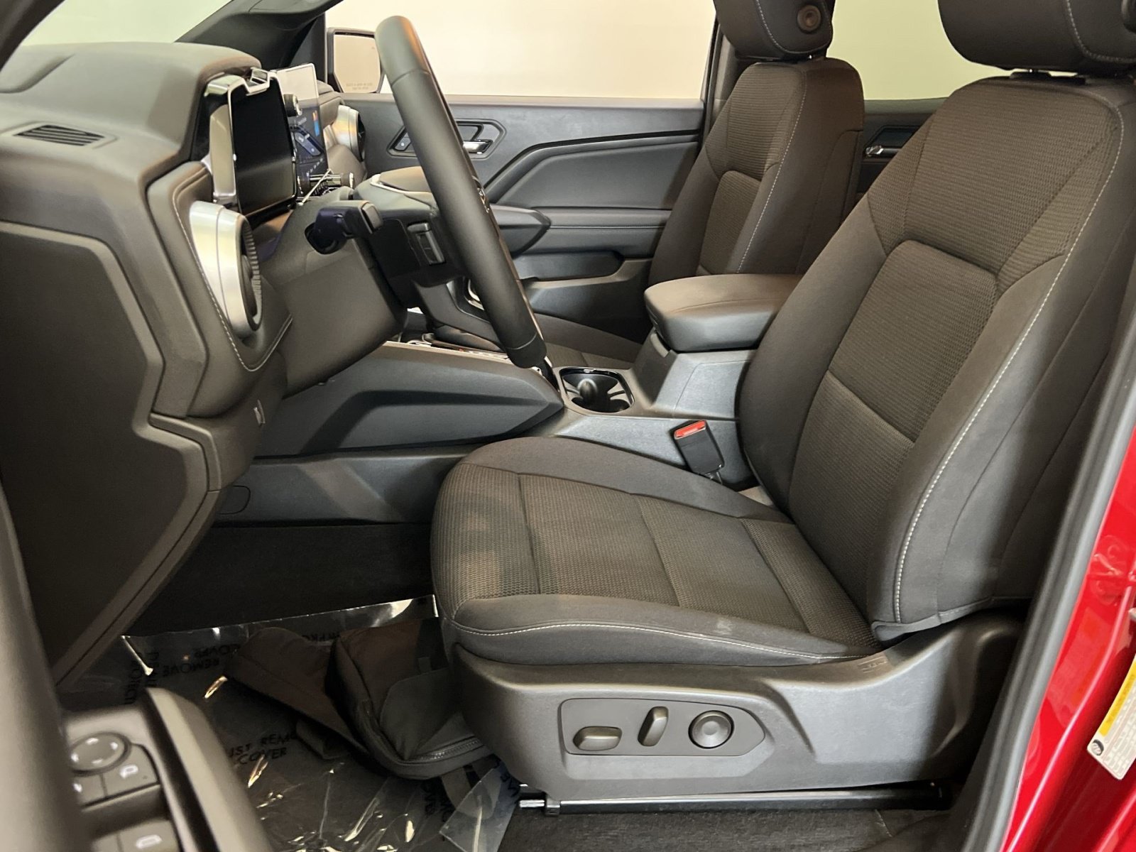 Used 2024 Chevrolet Colorado LT w/ LT Convenience Package II AWD/4WD image 12