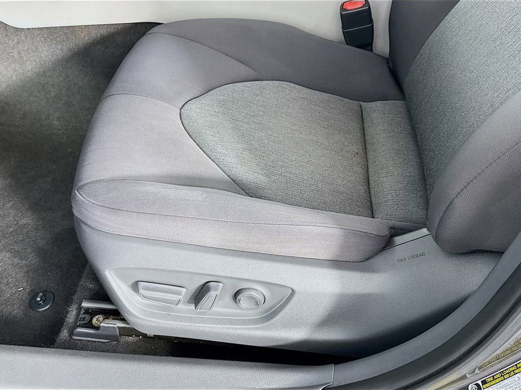 Used 2021 Toyota Camry LE image 17