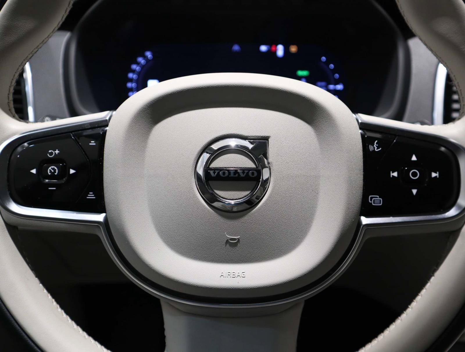 Used 2025 Volvo XC90 T8 Plus w/ Protection Package Premier AWD/4WD image 25