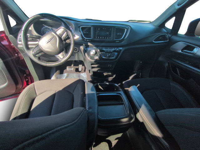 Used 2018 Chrysler Pacifica Touring Plus w/ S Appearance Package FWD image 17