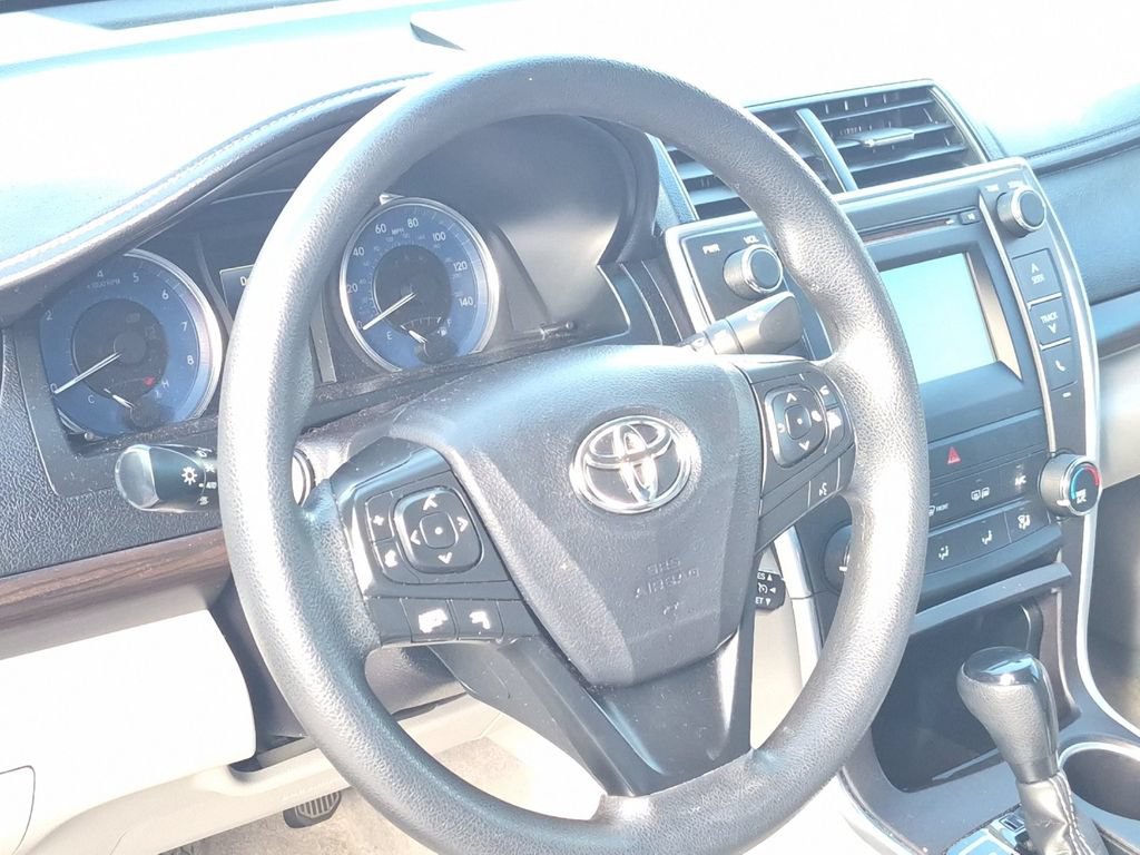 Used 2016 Toyota Camry LE FWD image 6