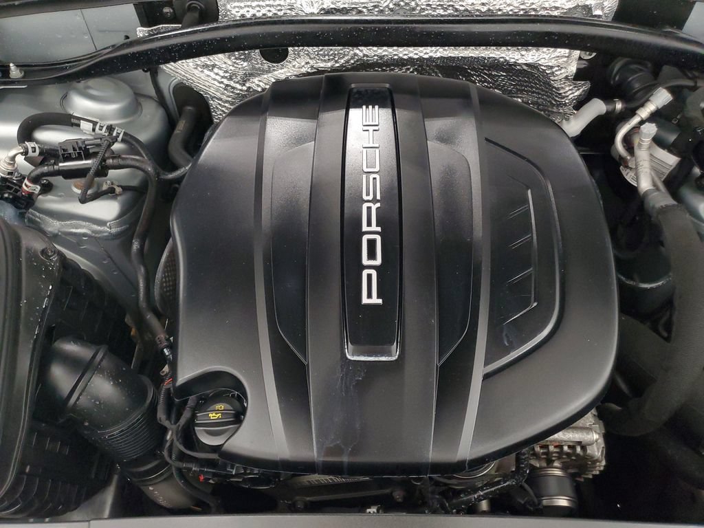 Used 2020 Porsche Macan AWD/4WD image 8