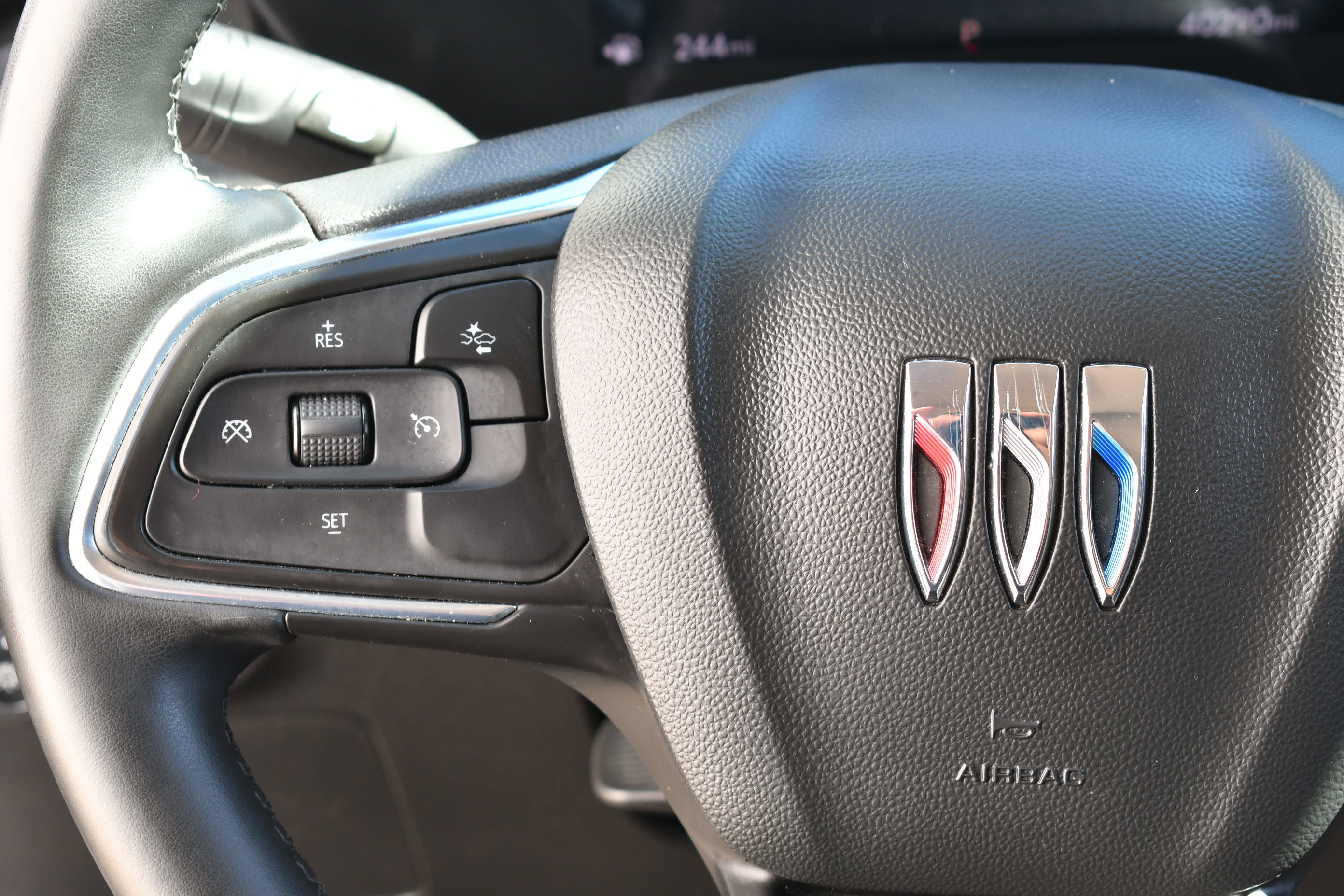 Used 2024 Buick Encore GX Sport Touring image 14