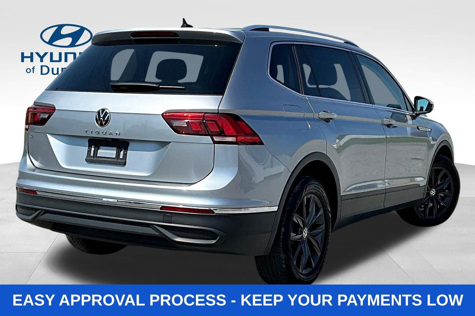 Used 2024 Volkswagen Tiguan SE image 7