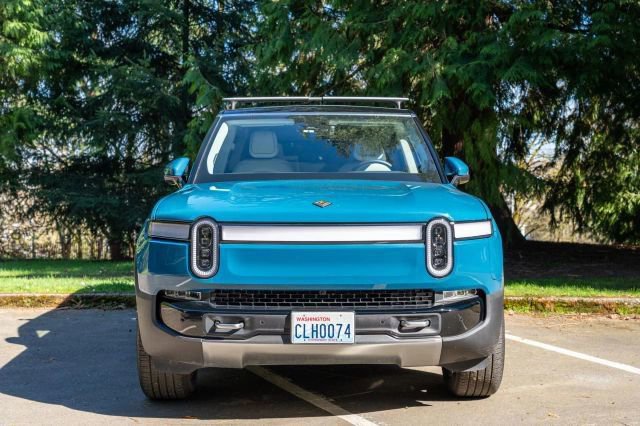 Used 2024 Rivian R1S Launch Edition image 3