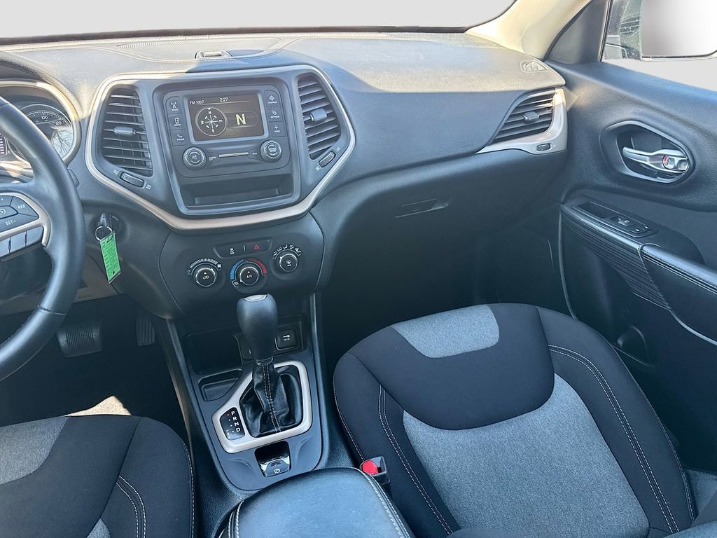 Used 2016 Jeep Cherokee Sport image 26