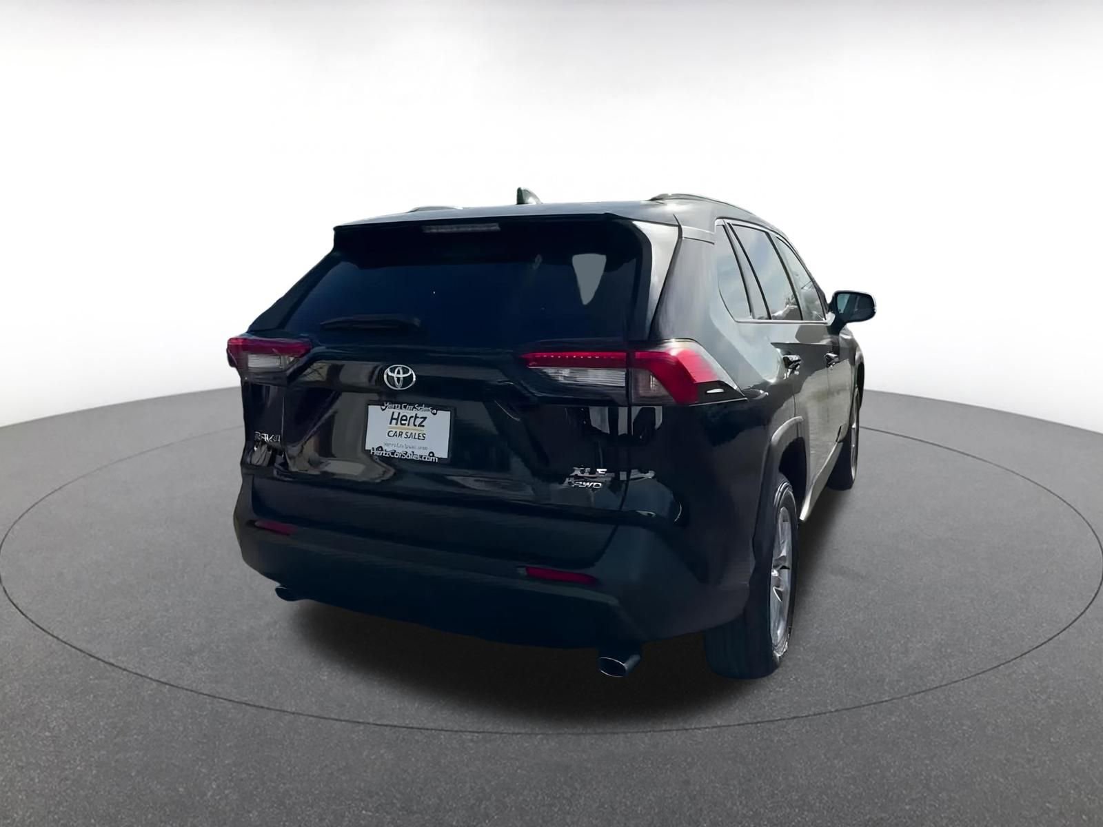 Used 2025 Toyota RAV4 XLE image 15