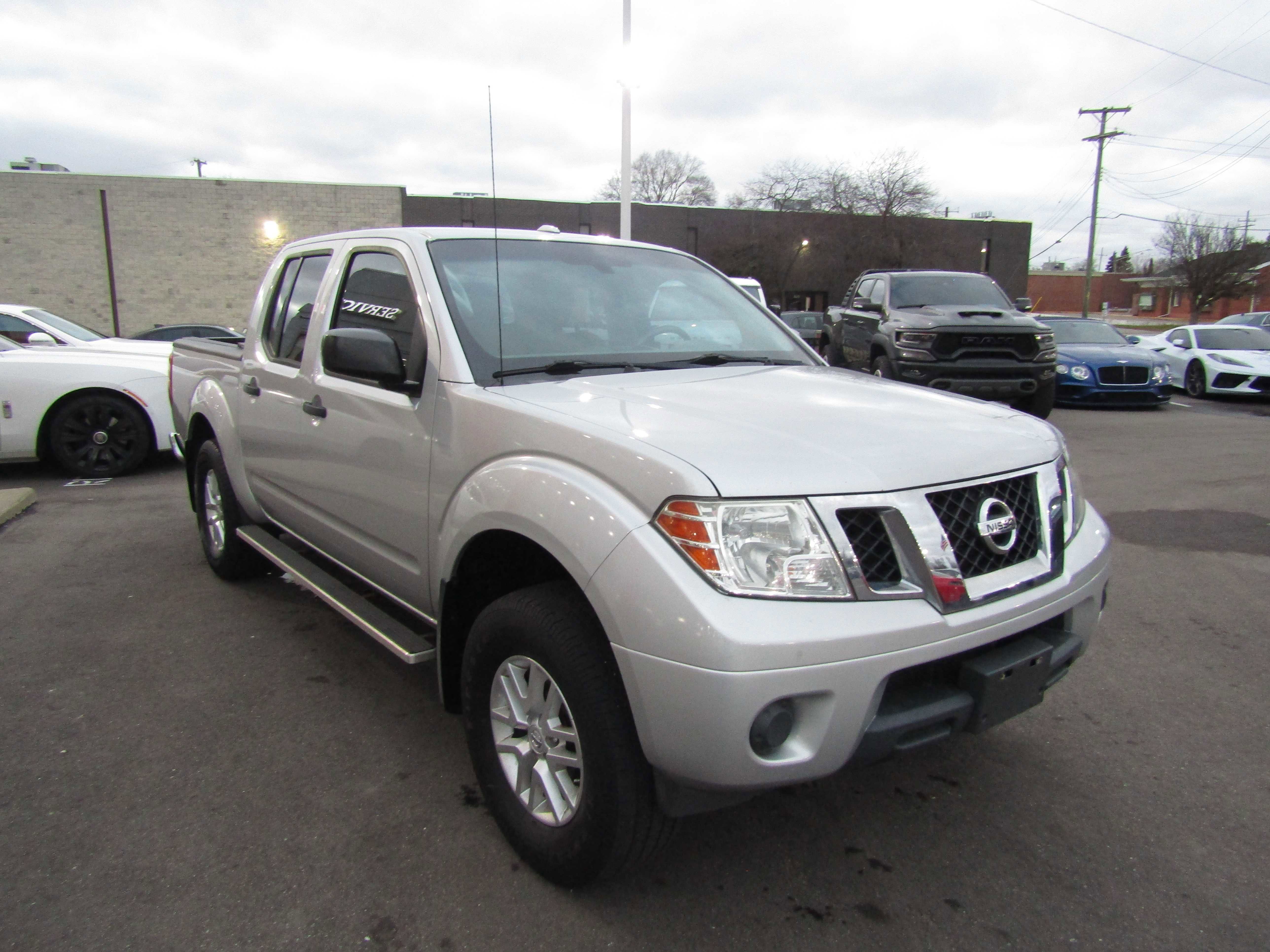 Used 2018 Nissan Frontier SV AWD/4WD image 5