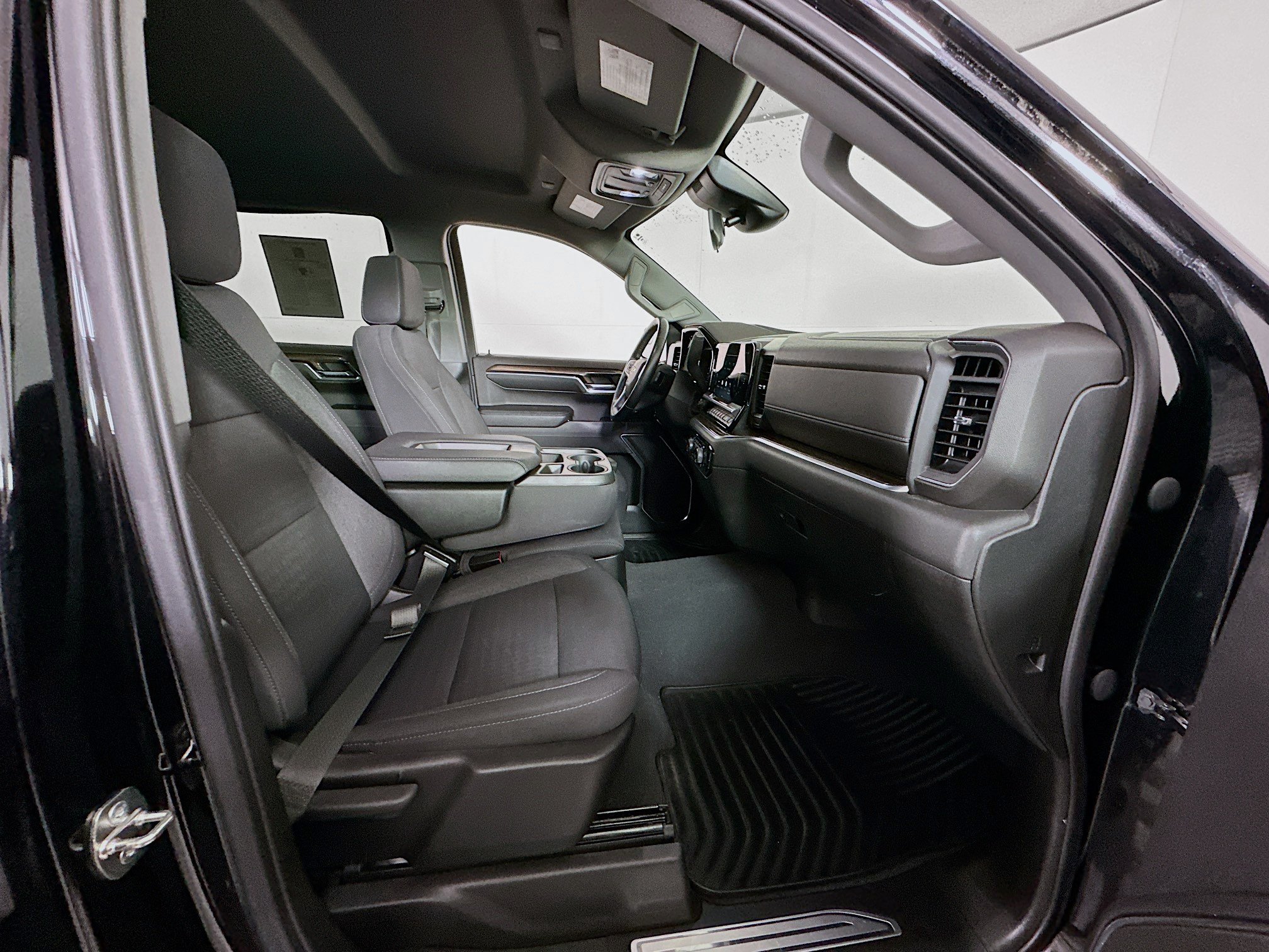 Used 2023 Chevrolet Silverado 1500 LT AWD/4WD image 31