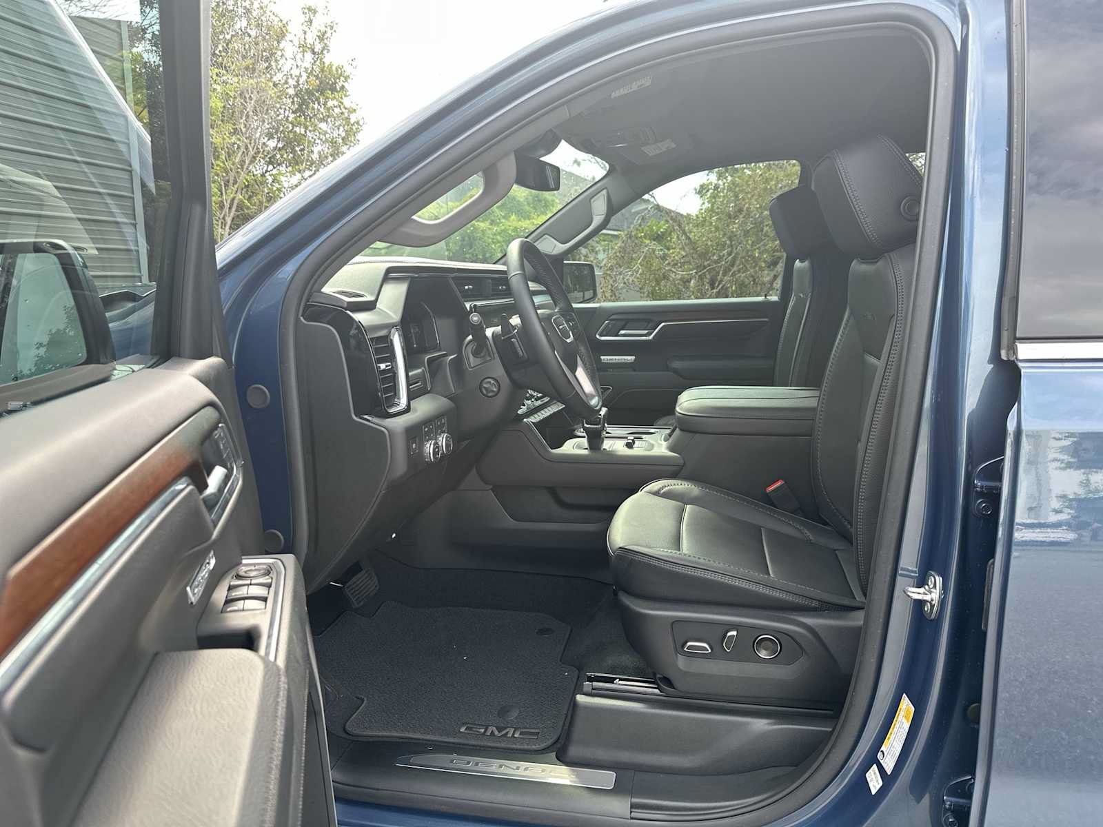 Certified 2026 GMC Sierra 1500 Denali AWD/4WD image 2