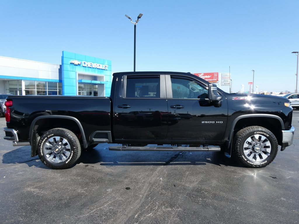 Certified 2022 Chevrolet Silverado 2500 LT w/ Convenience Package image 4