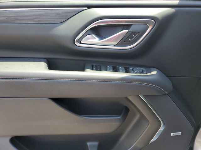 Used 2024 GMC Yukon XL SLT w/ SLT Luxury Package RWD image 16
