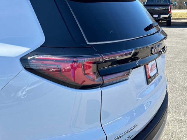 Used 2025 GMC Acadia Elevation image 12