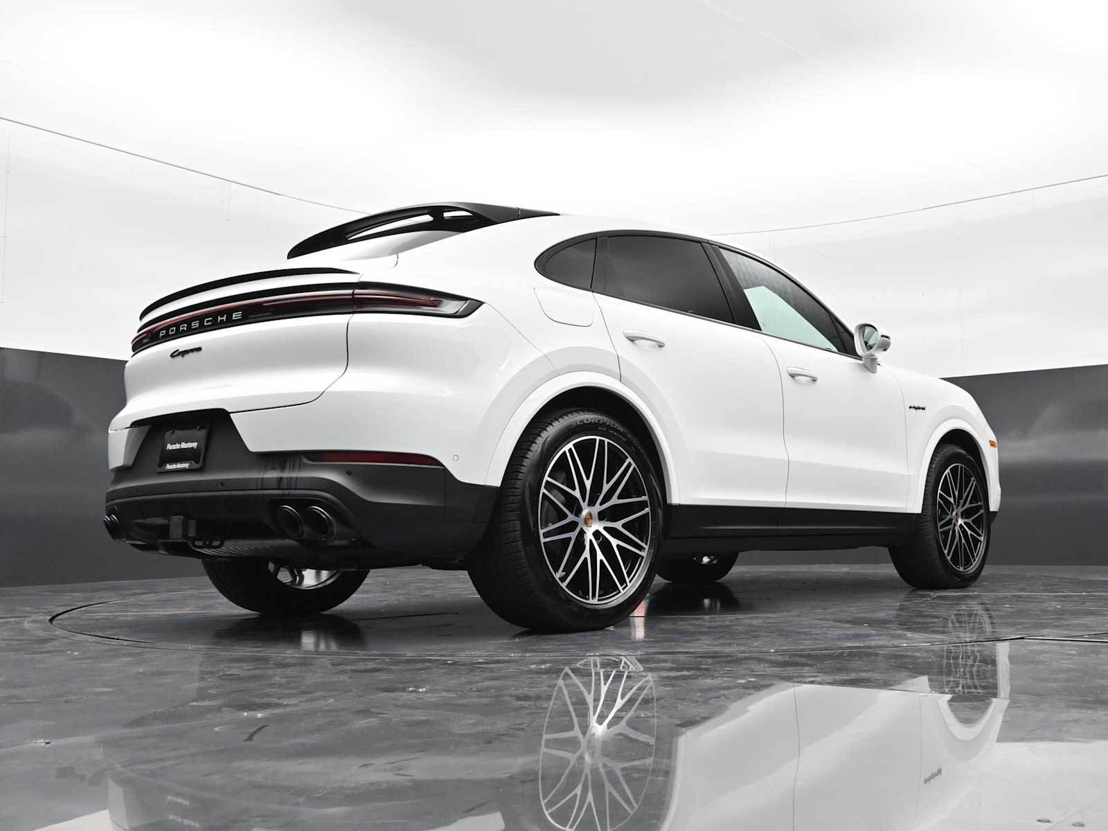 New 2025 Porsche Cayenne E-Hybrid Coupe AWD/4WD image 48