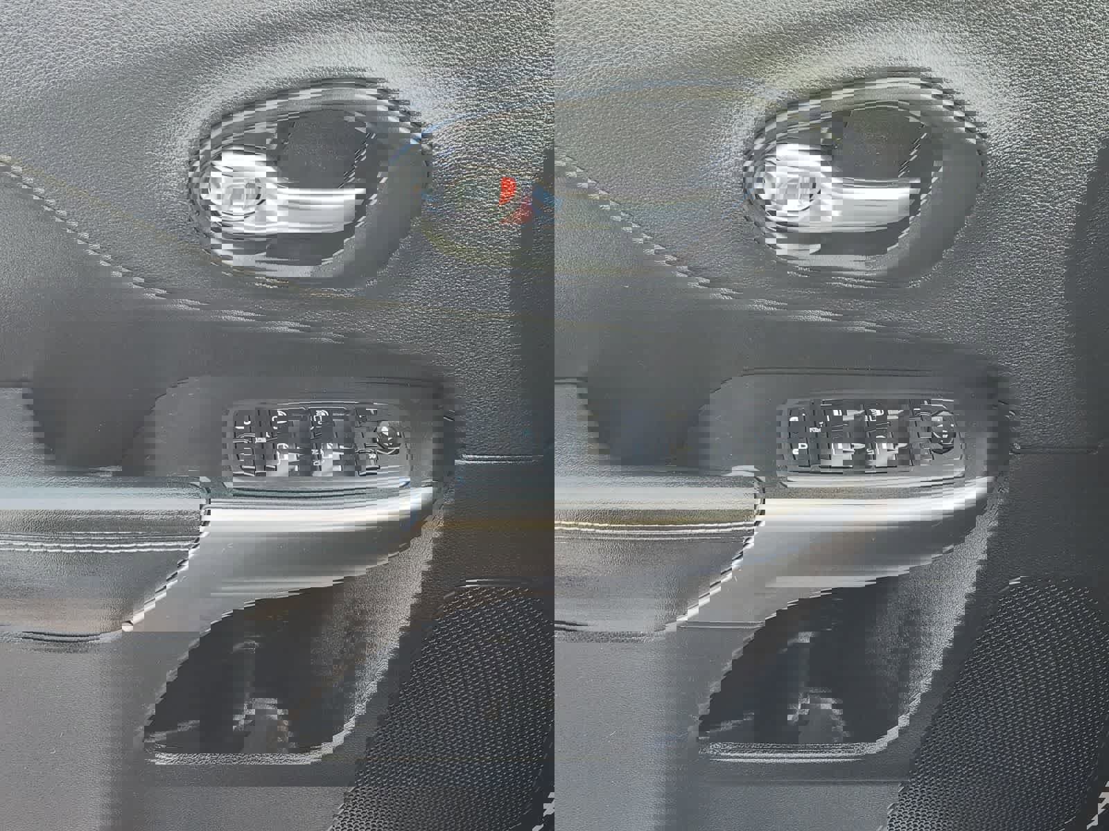 Used 2019 Jeep Cherokee Latitude Plus image 22