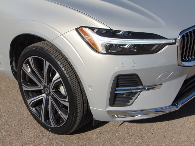 Used 2023 Volvo XC60 B5 Ultimate w/ Climate Package image 2
