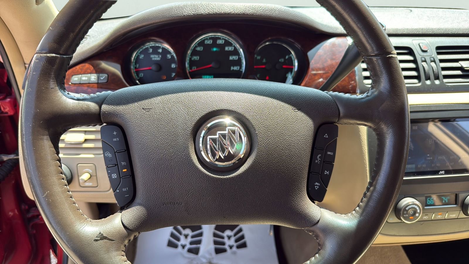 Used 2011 Buick Lucerne CXL w/ Driver Confidence Package FWD image 11