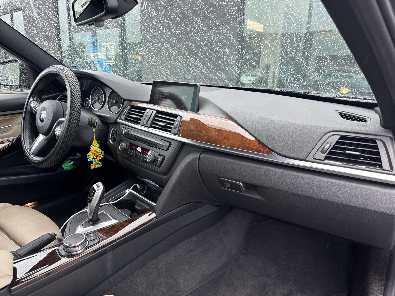 Used 2015 BMW 320i xDrive Sedan AWD/4WD image 6