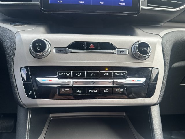 Used 2023 Ford Explorer XLT w/ Equipment Group 202A AWD/4WD image 25