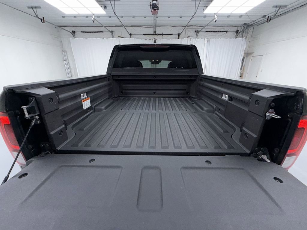 Used 2025 Honda Ridgeline Sport image 15