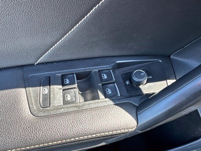 Used 2022 Volkswagen Tiguan SE FWD image 9