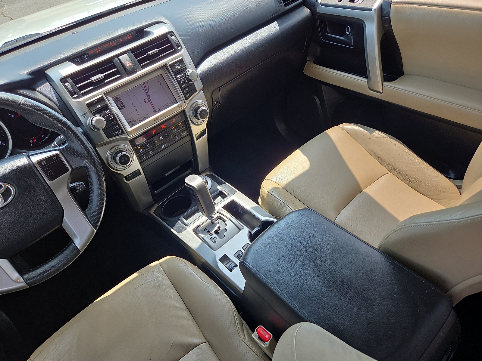 Used 2010 Toyota 4Runner Limited AWD/4WD image 12