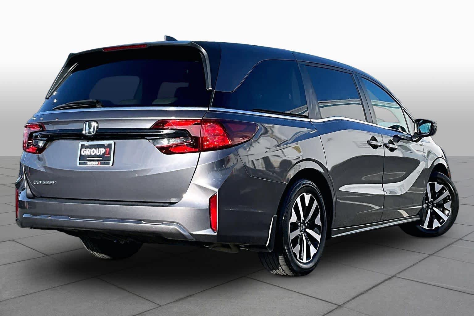 Used 2025 Honda Odyssey EX-L image 13