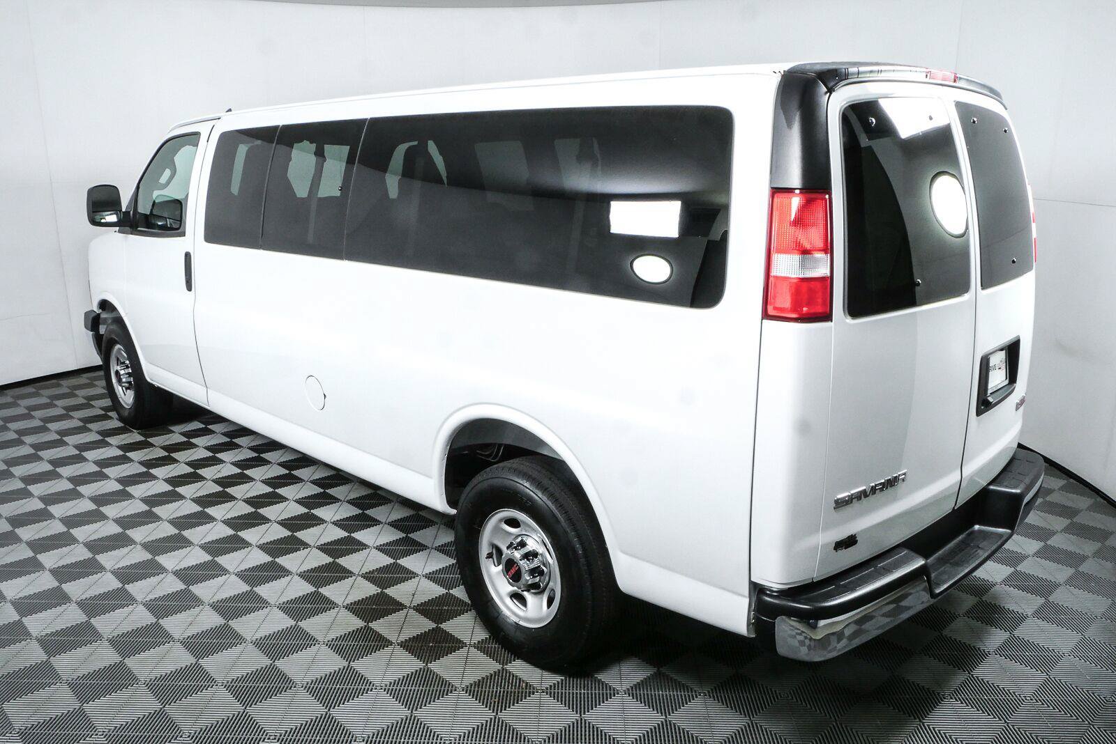 Used 2025 GMC Savana 3500 LT w/ LT Preferred Equipment Group RWD image 25