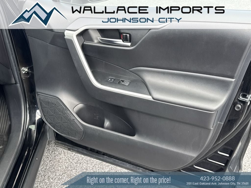 Used 2023 Toyota RAV4 XLE AWD/4WD image 36