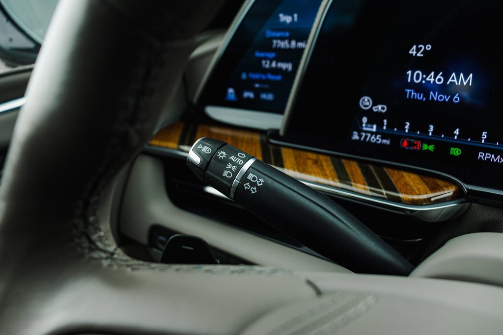 Used 2023 Cadillac Escalade ESV Premium Luxury Platinum w/ LPO, Radiant Package image 17