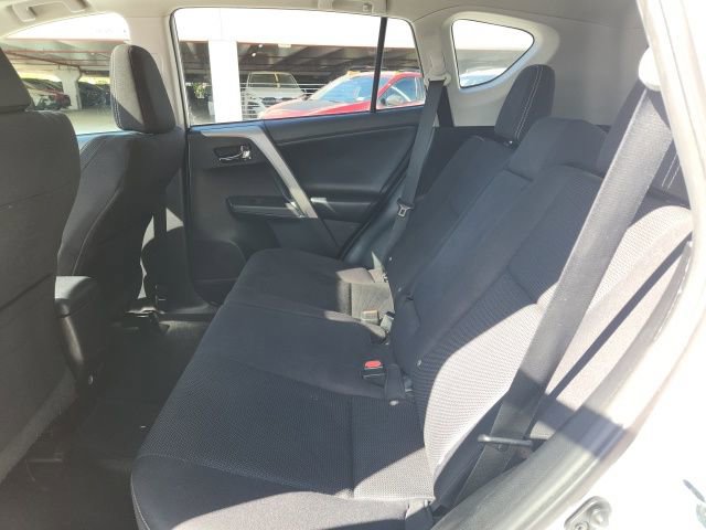 Used 2018 Toyota RAV4 XLE image 19