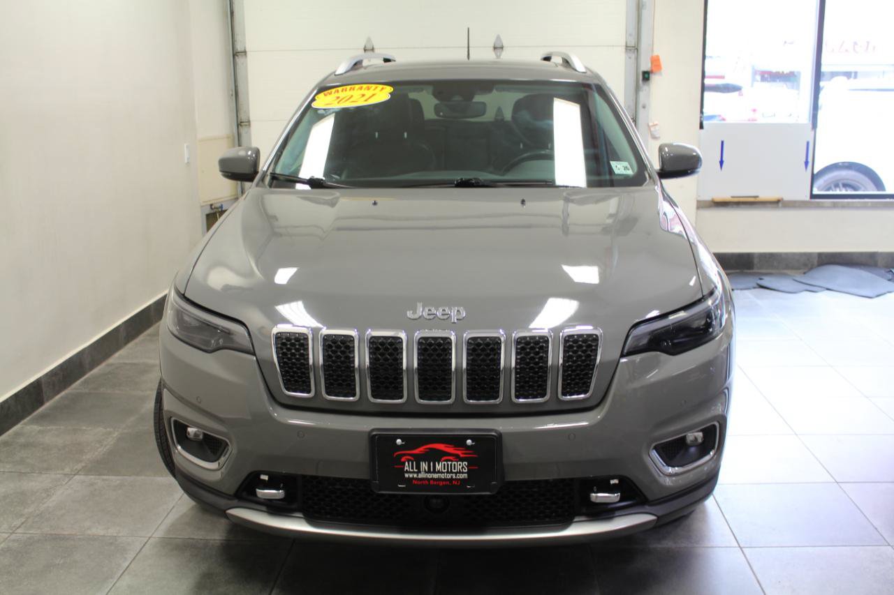 Used 2021 Jeep Cherokee Limited w/ Elite Package AWD/4WD image 2