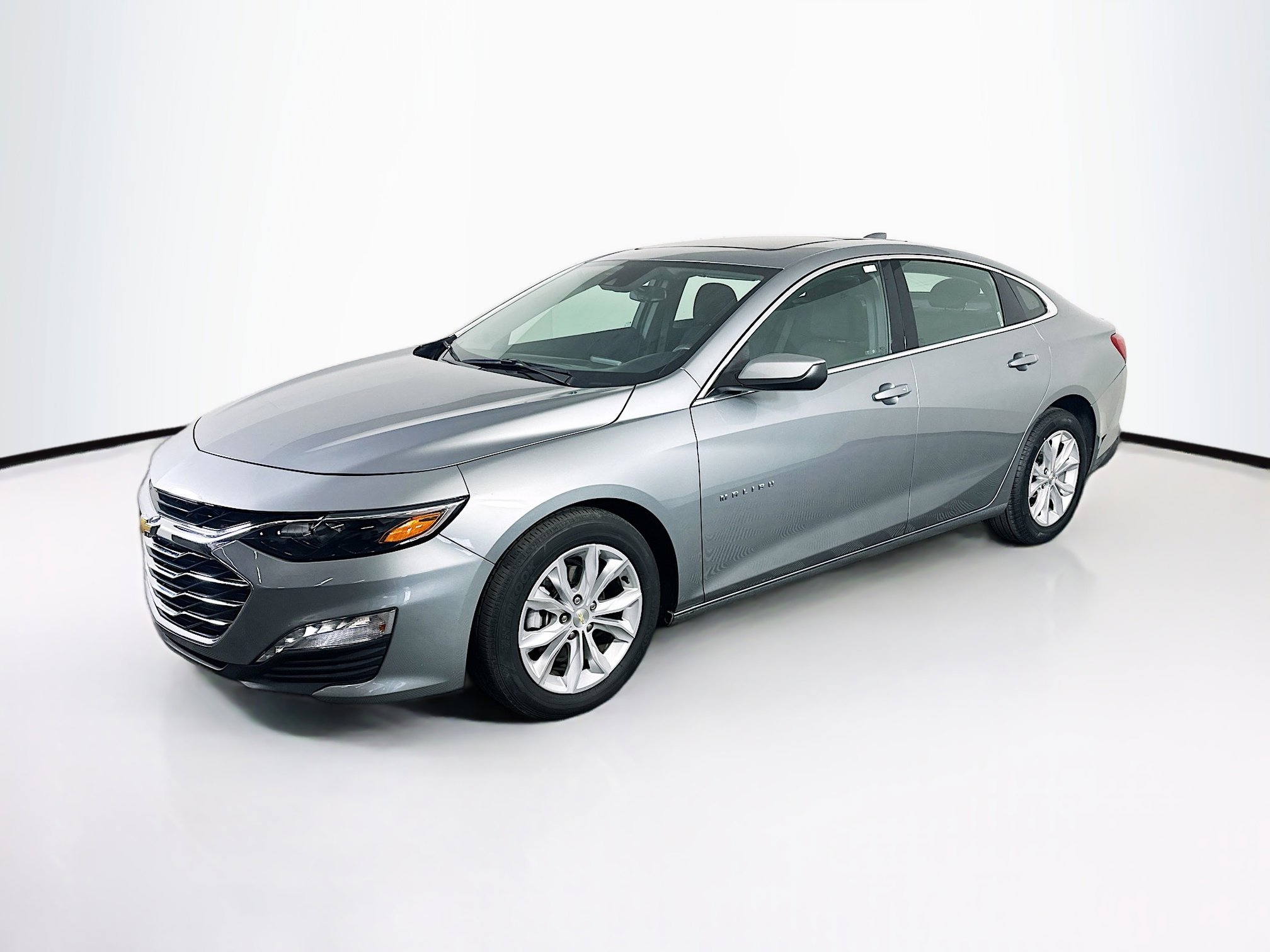 Used 2024 Chevrolet Malibu LT image 3