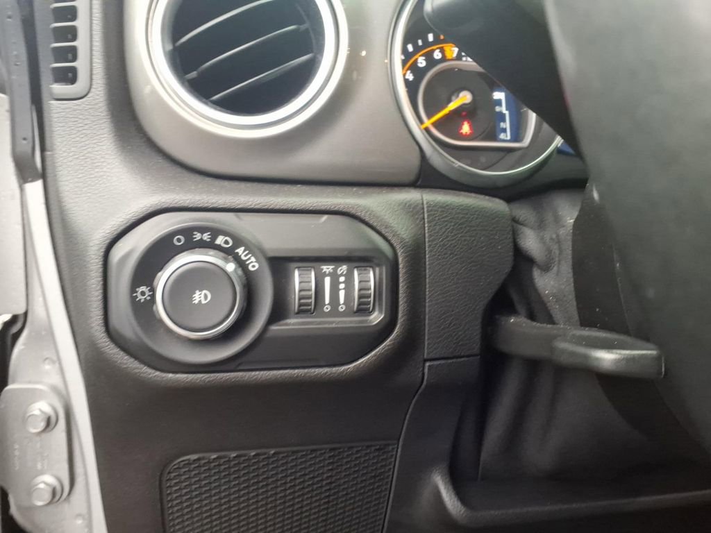 Used 2021 Jeep Wrangler Unlimited Sahara AWD/4WD image 23