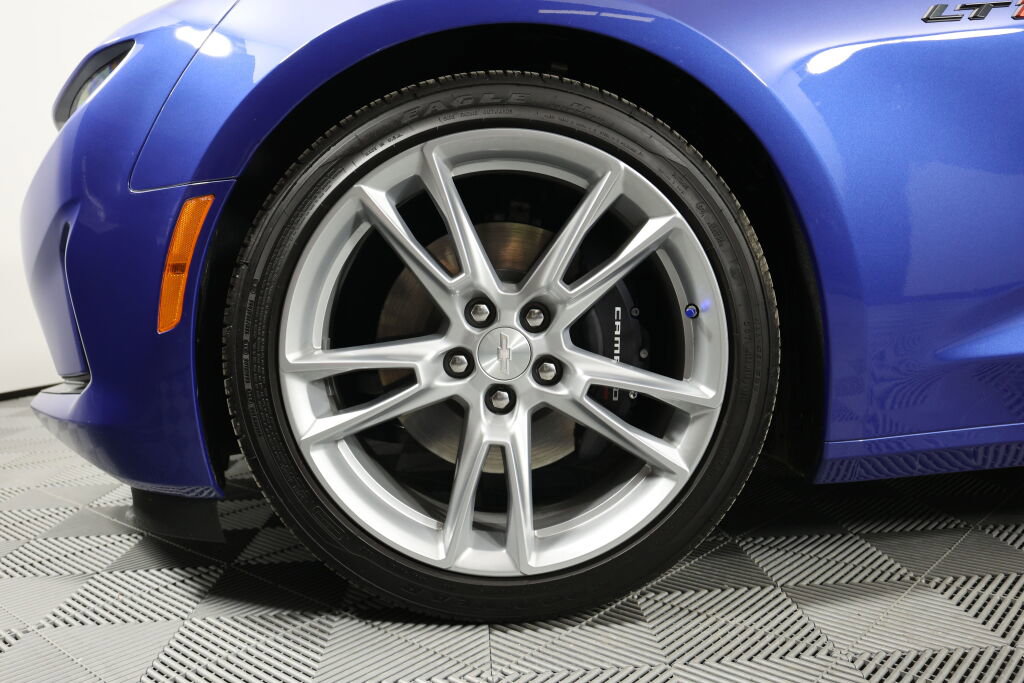 Used 2023 Chevrolet Camaro LT RWD image 10