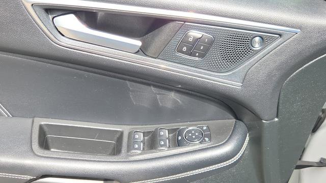 Used 2023 Ford Edge ST image 29