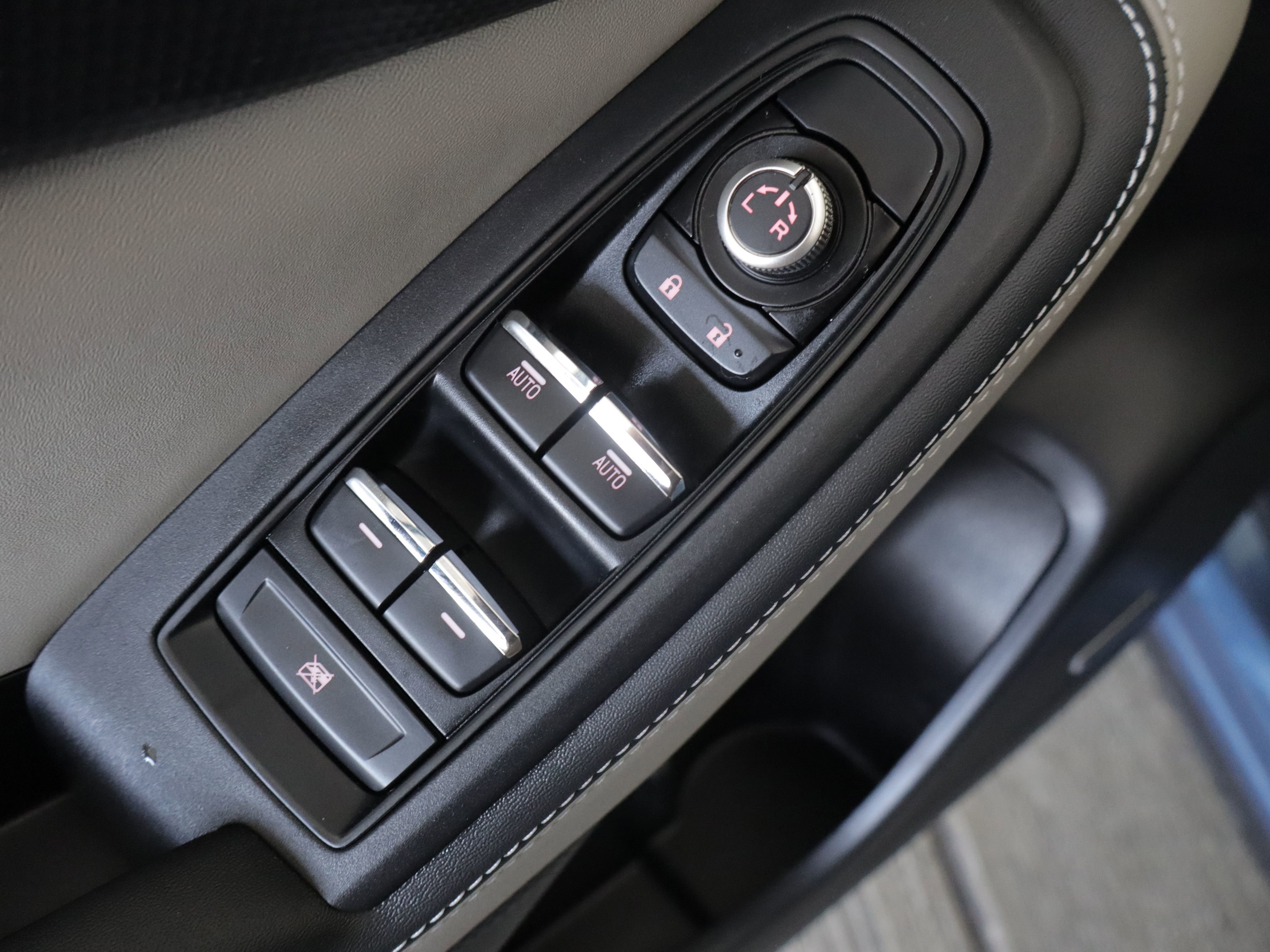 Used 2023 Subaru Forester Limited image 12