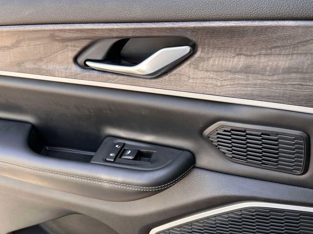 Used 2021 Jeep Grand Cherokee L Limited AWD/4WD image 23