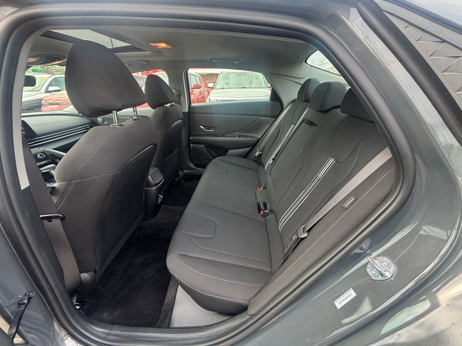 Used 2025 Hyundai Elantra SEL FWD image 28
