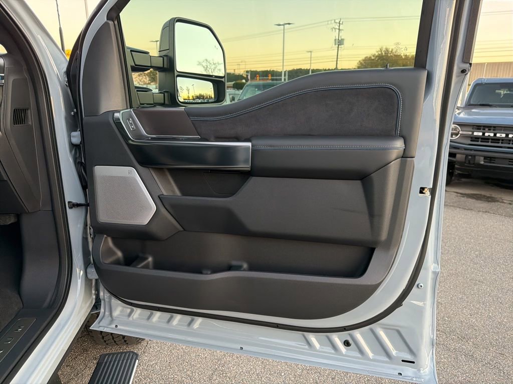 New 2026 Ford F250 Platinum image 24