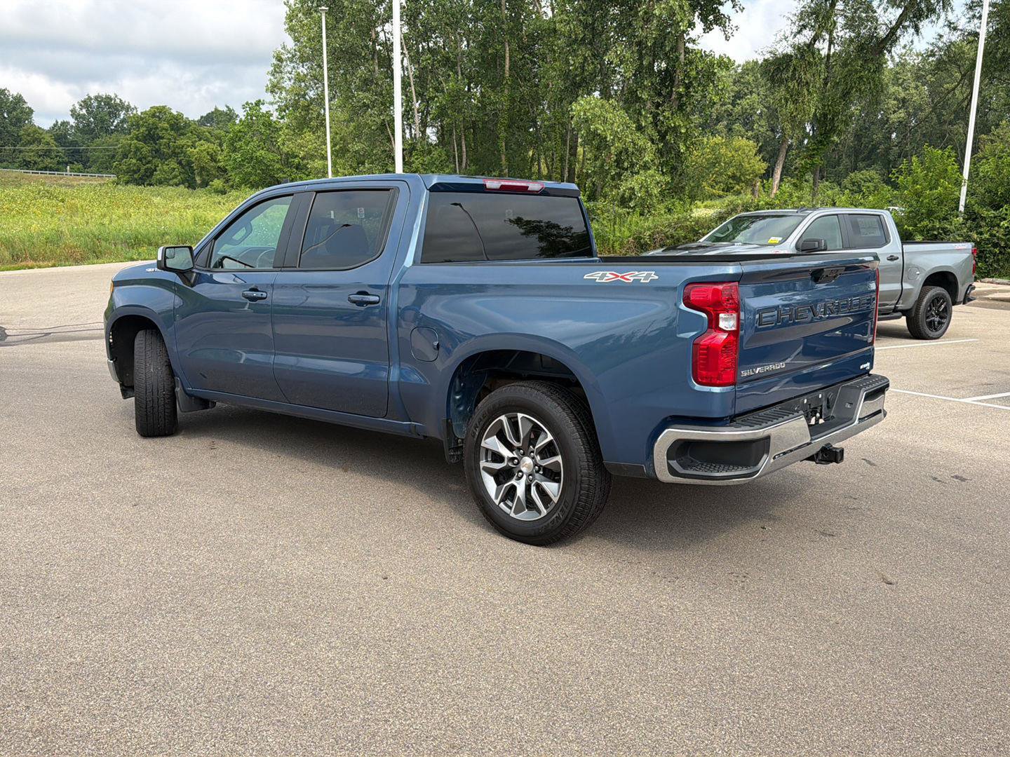 Used 2024 Chevrolet Silverado 1500 LT AWD/4WD image 4