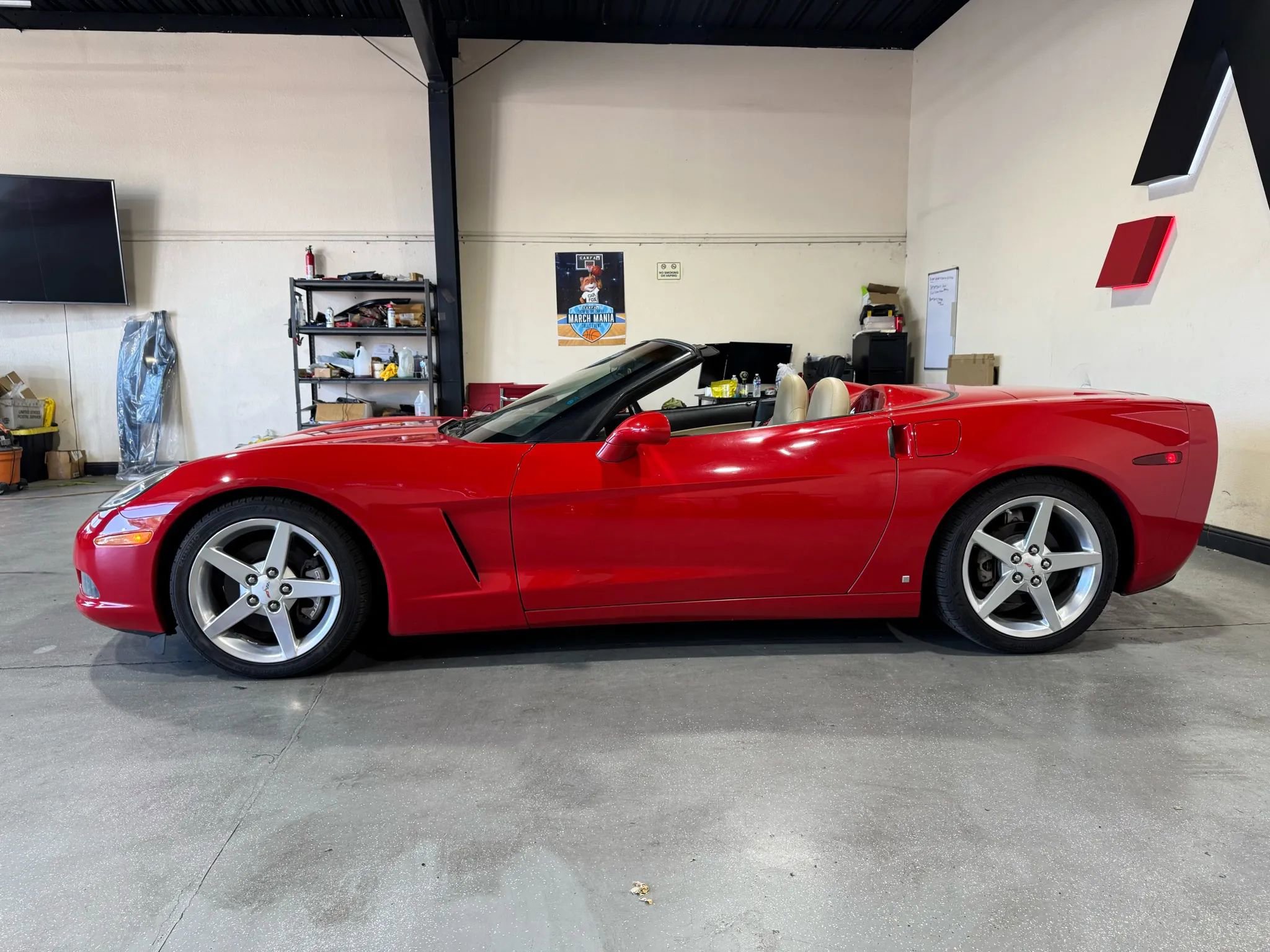 Used 2006 Chevrolet Corvette Convertible w/ Preferred Equipment Group image 9