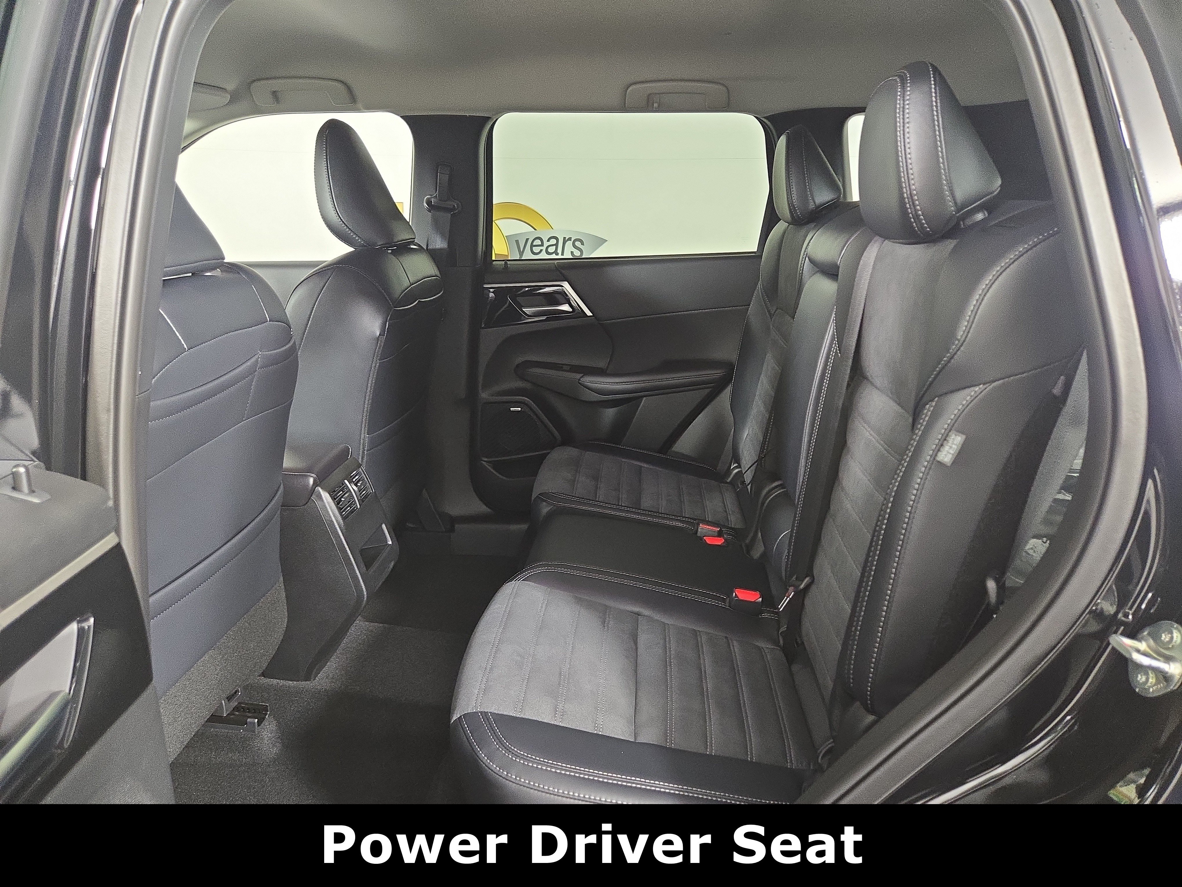 New 2026 Mitsubishi Outlander SE AWD/4WD image 11