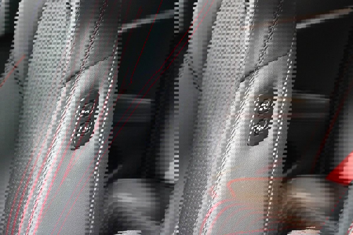 Used 2023 Genesis G70 2.0T w/ Sport Prestige Package image 11