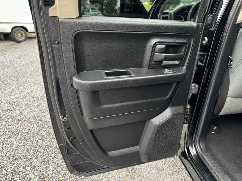 Used 2014 RAM 1500 Express image 20
