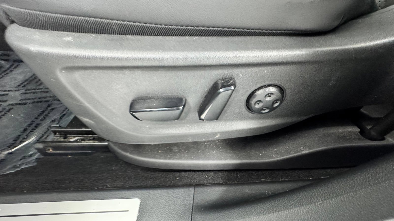 Certified 2024 Nissan Ariya AWD image 11