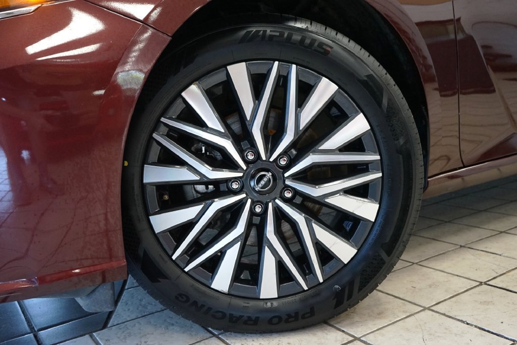 Used 2024 Nissan Altima 2.5 SV FWD image 50